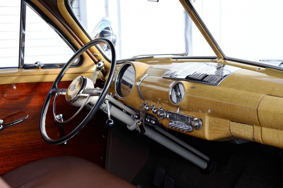  Ford Custom Station Wagon 1949 года  (фото 10 из 19)